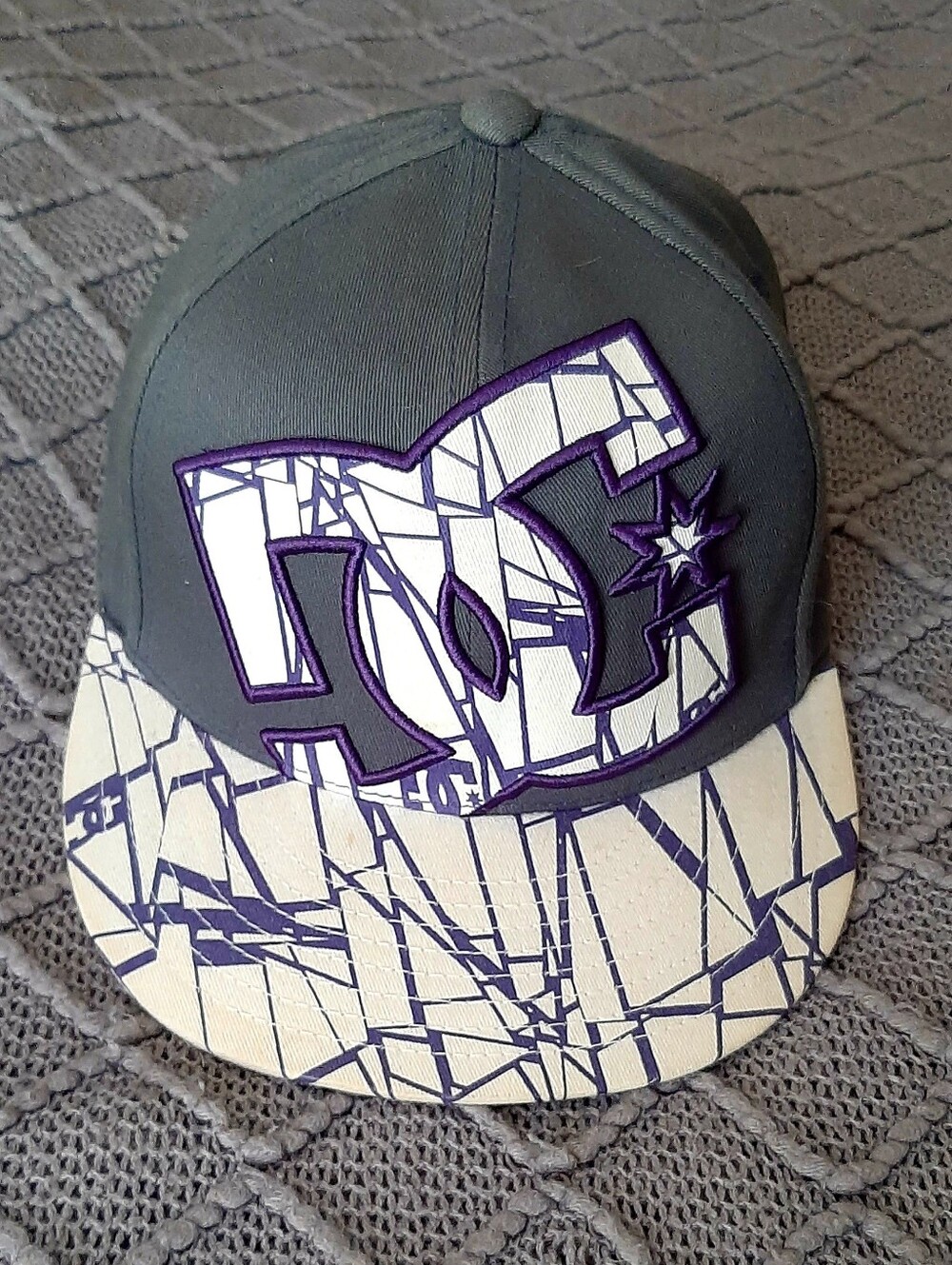 DC Skateboards Flexfit Hat - Picture 2 of 10